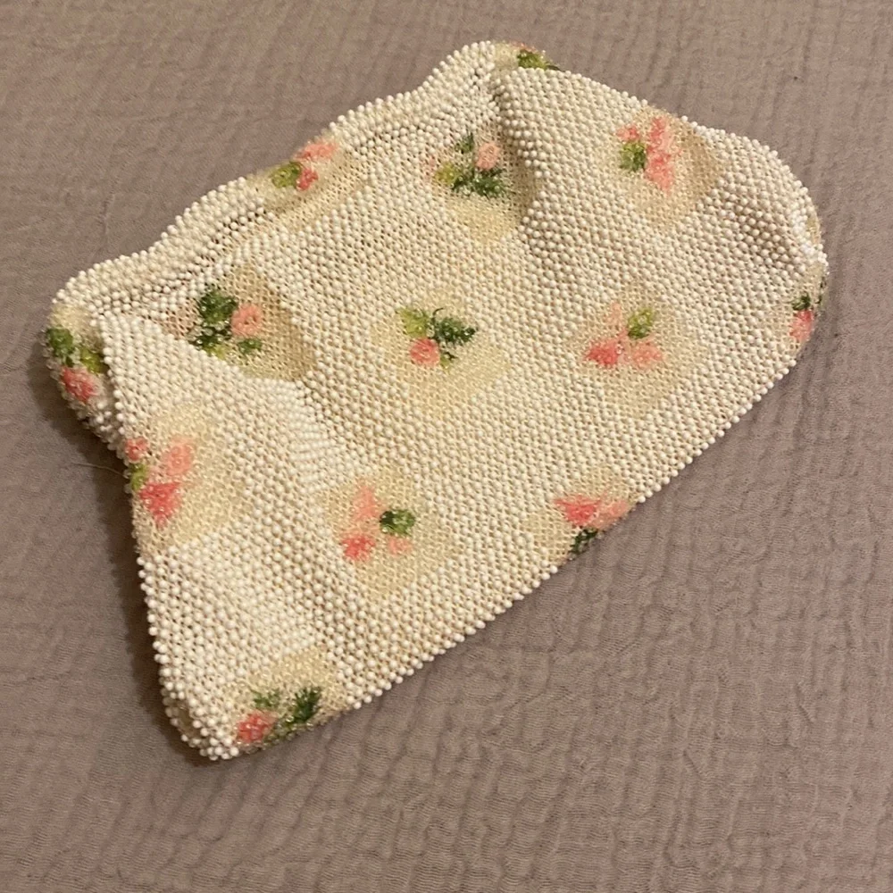 Lumured summer clutches