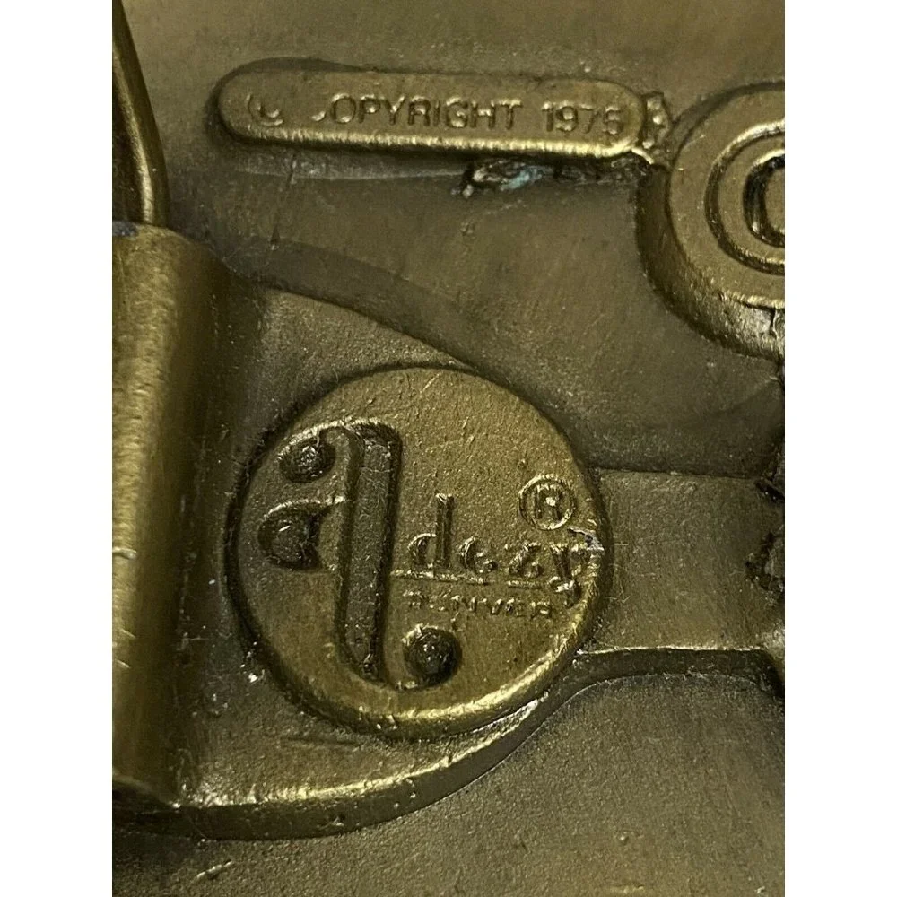 Adezy but buckle