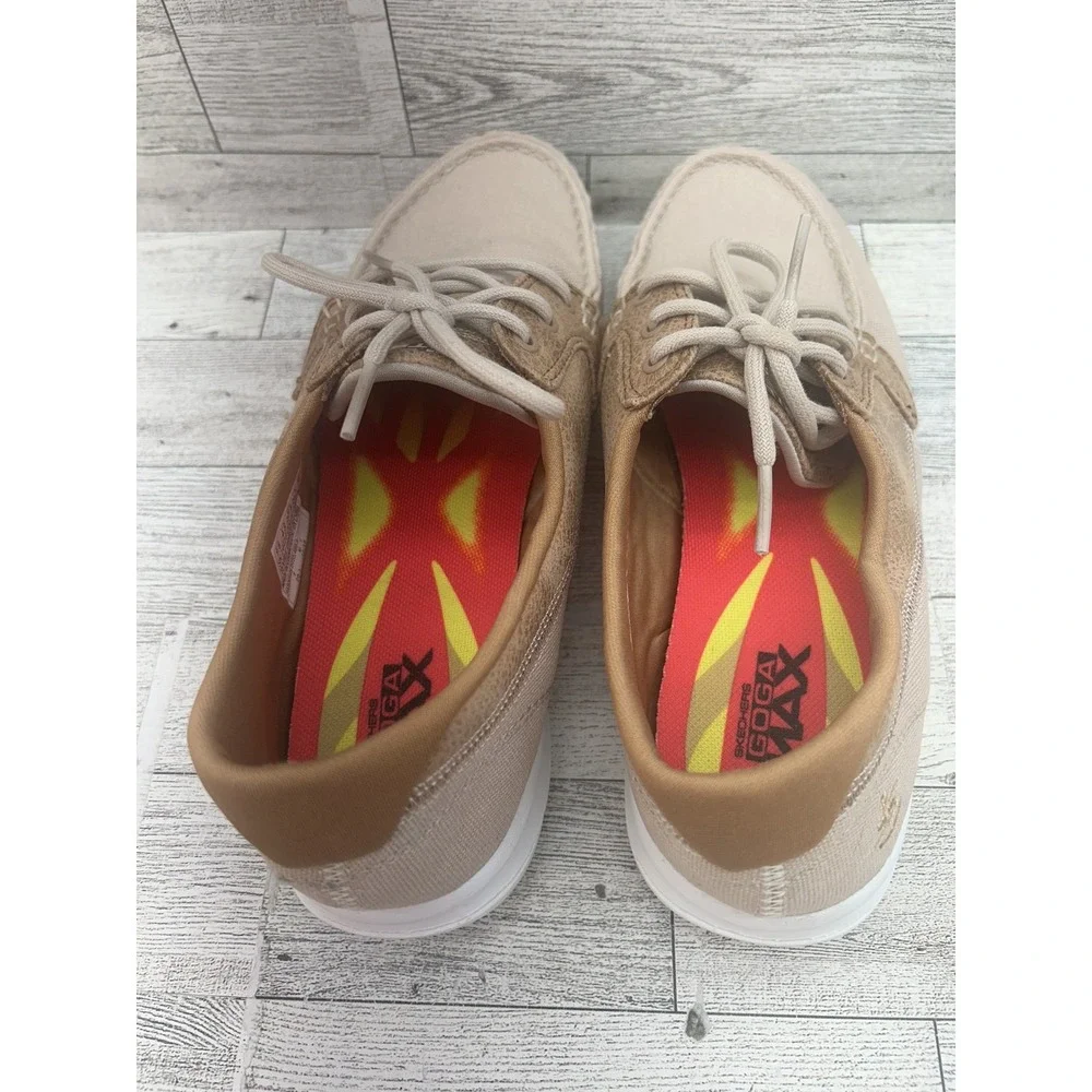 Skechers go walk