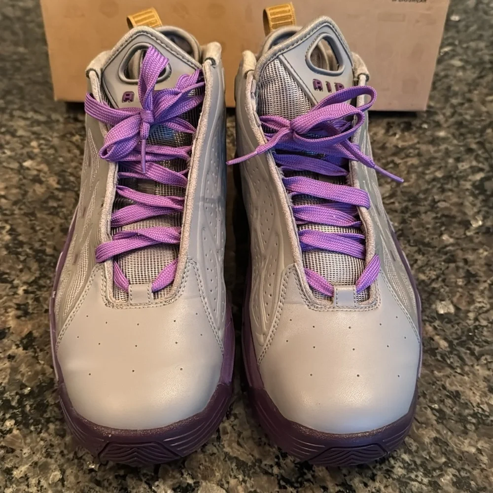 Nike vibrant play pillar