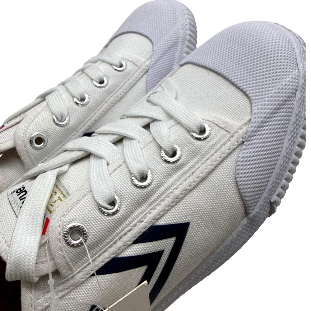 Feiyue crisp lo logo