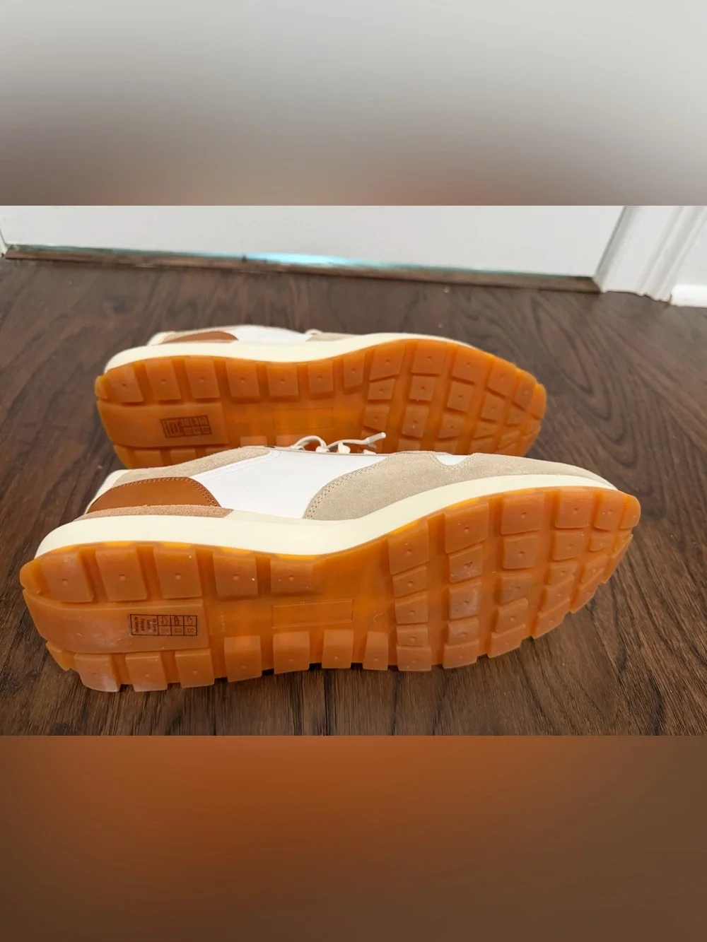 Allen Edmonds casual low