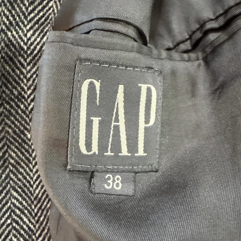 GAP as proper preowned