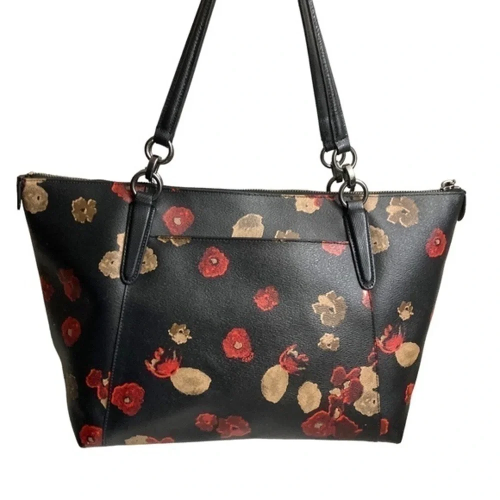 Coach gorgeous very