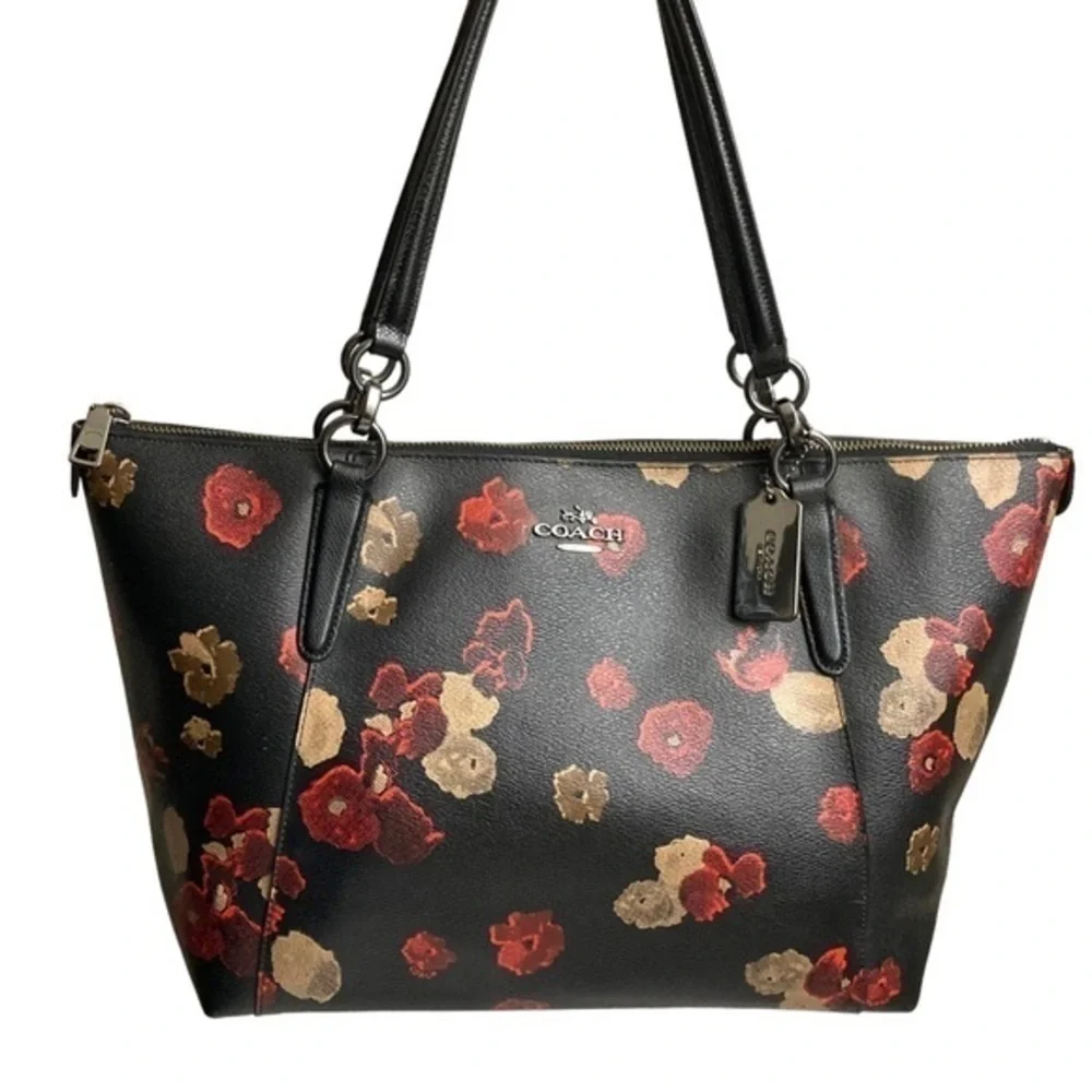 Coach gorgeous very