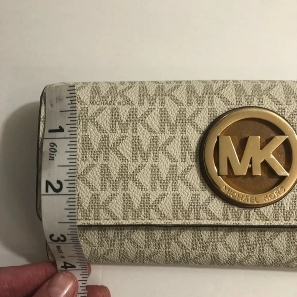 Michael Kors marks see wear
