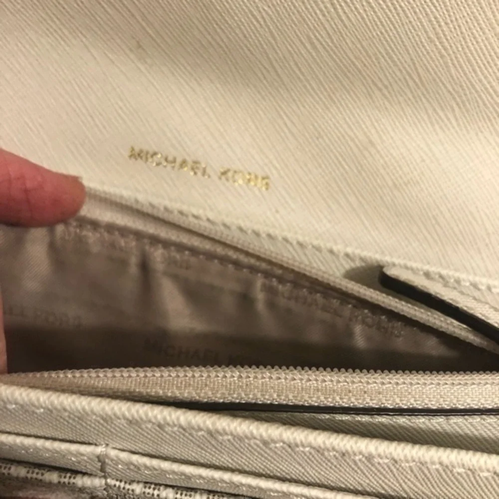 Michael Kors edges see pics
