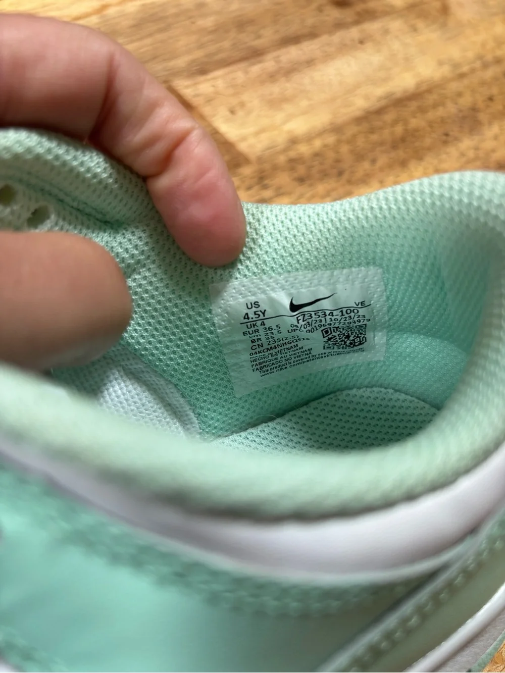 Nike classic low