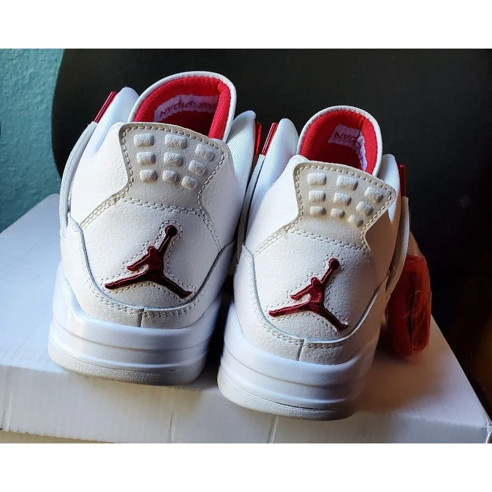 Jordan laces red