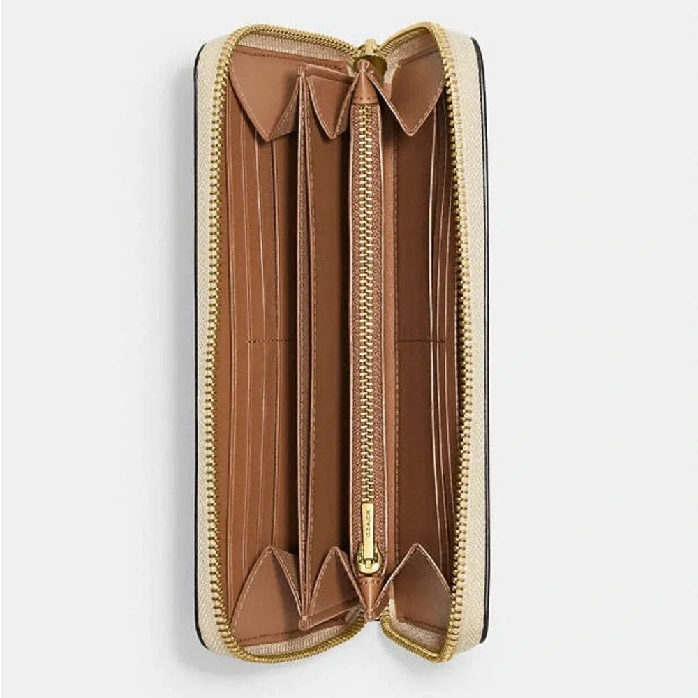Coach s7 brand