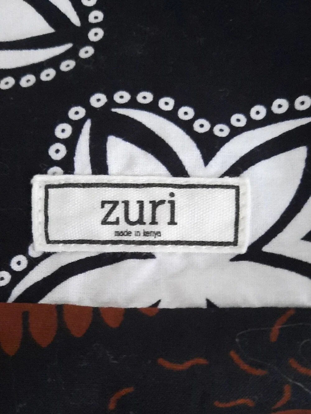 Zuri tote bold