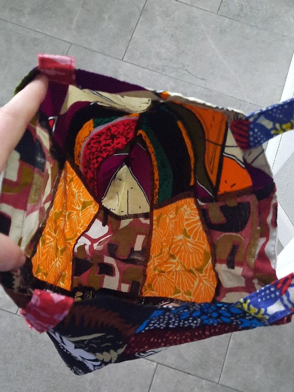 Zuri tote bold