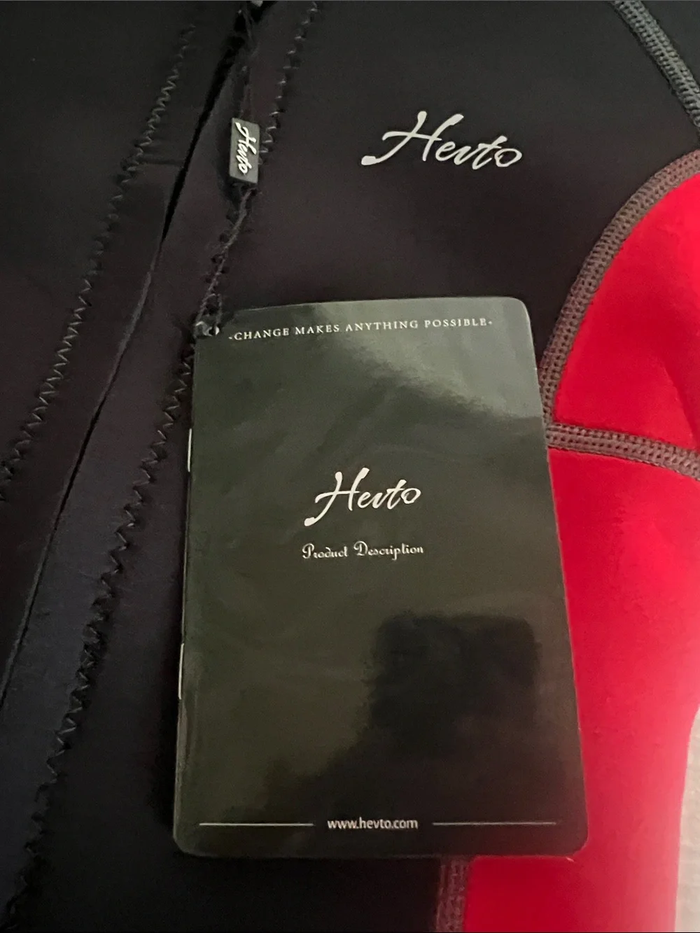 Hevto front black sleeve