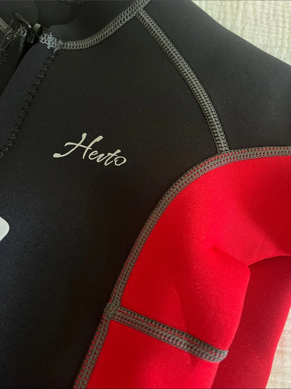 Hevto black sleeve piece