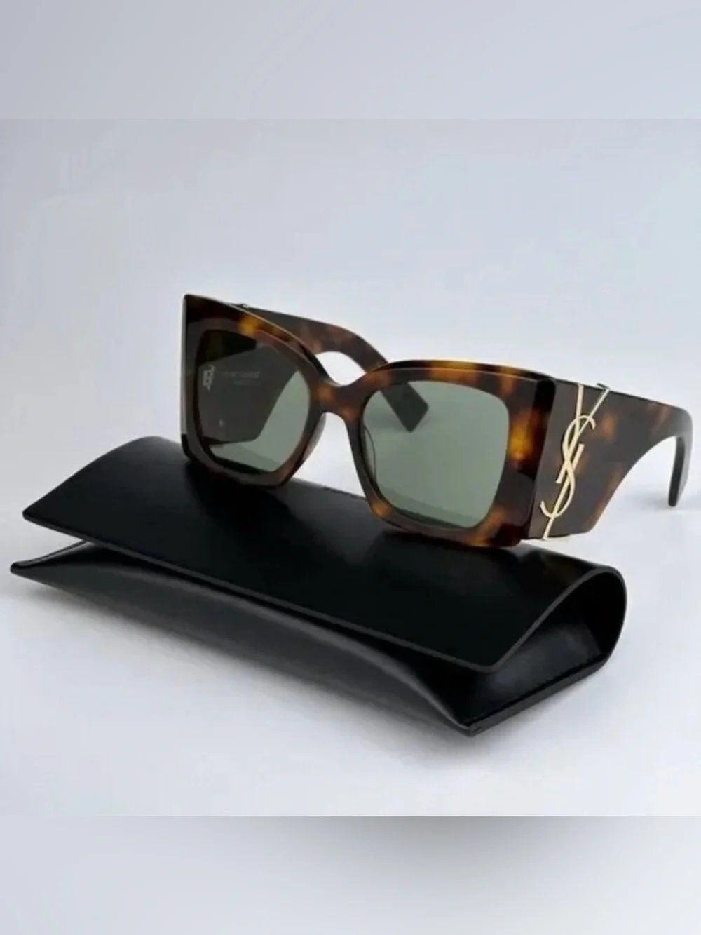 Yves Saint Laurent make wear
