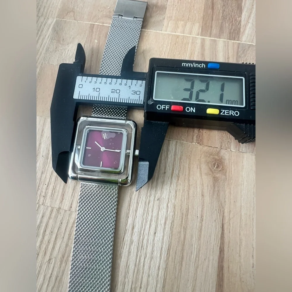 vanna watch type safe