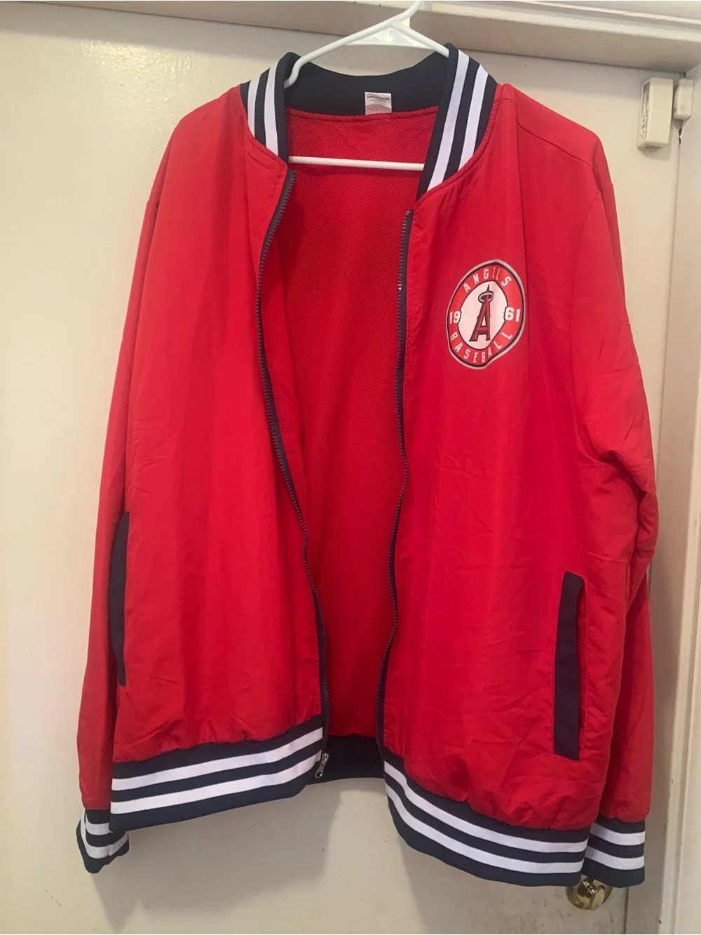 Angels wind breaker jacket (1)