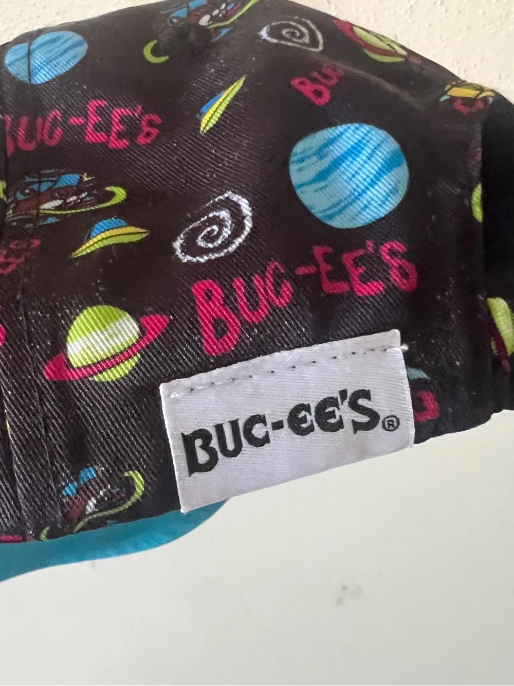Bu-cees buc ee