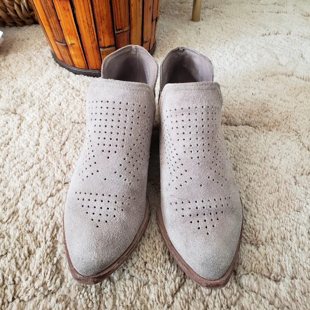 Gianni Bini stylish gray