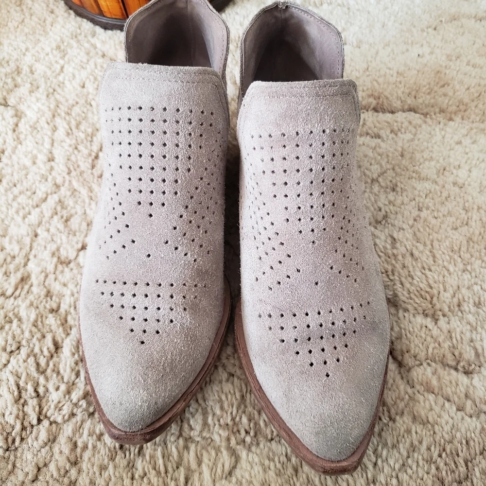 Gianni Bini stylish gray