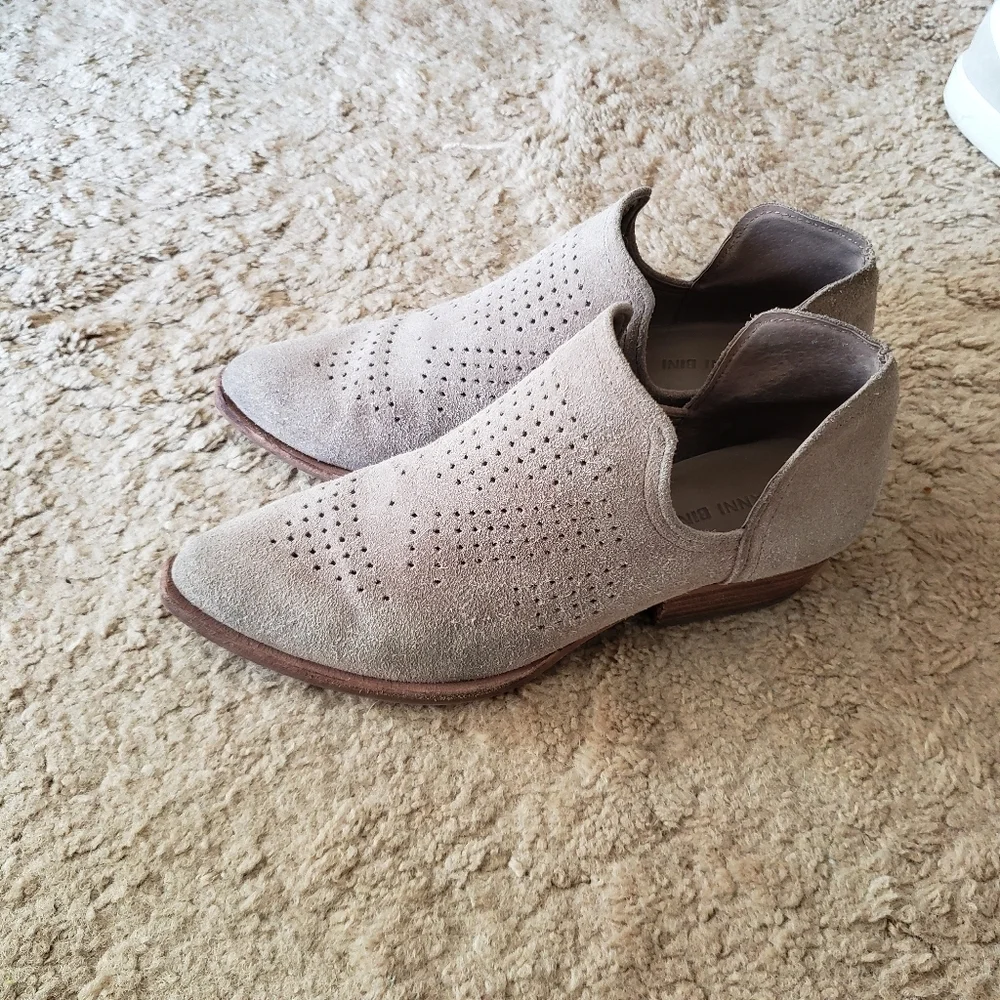 Gianni Bini stylish gray
