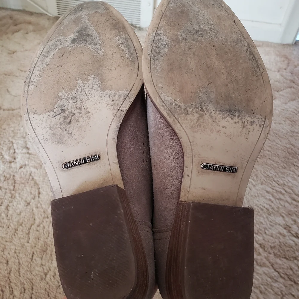 Gianni Bini stylish gray