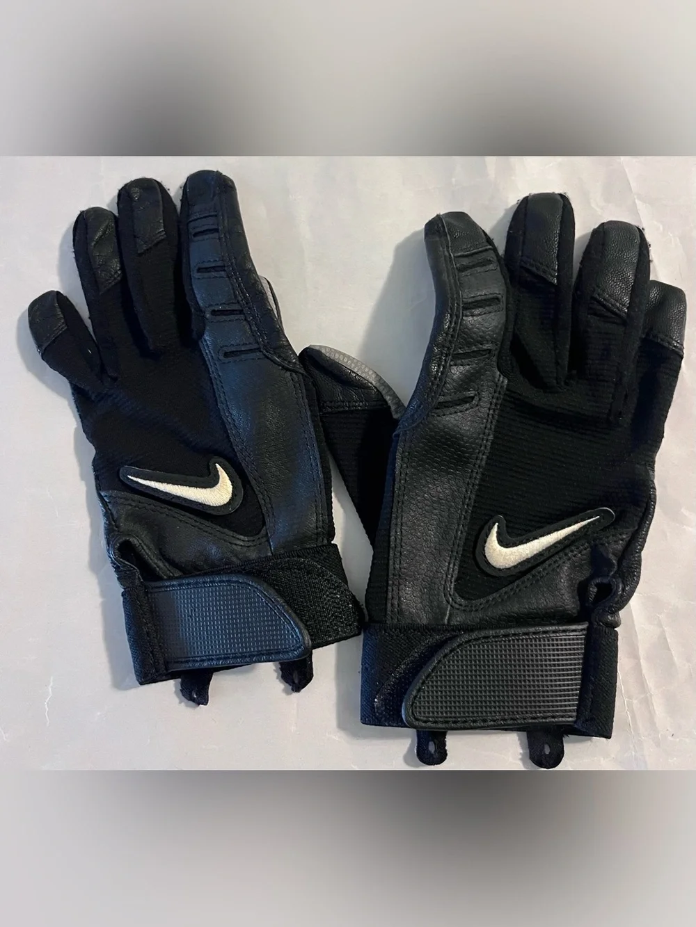 Nike Black Batting Gloves with White Swoosh Logo Youth L / Women’s S