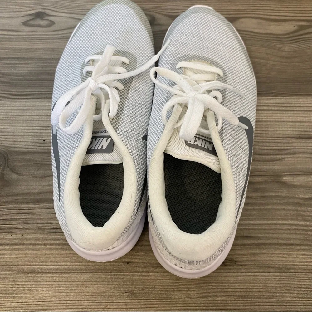 Nike lace flex