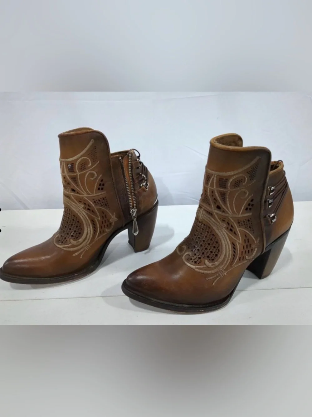 Cuadra stylish brown