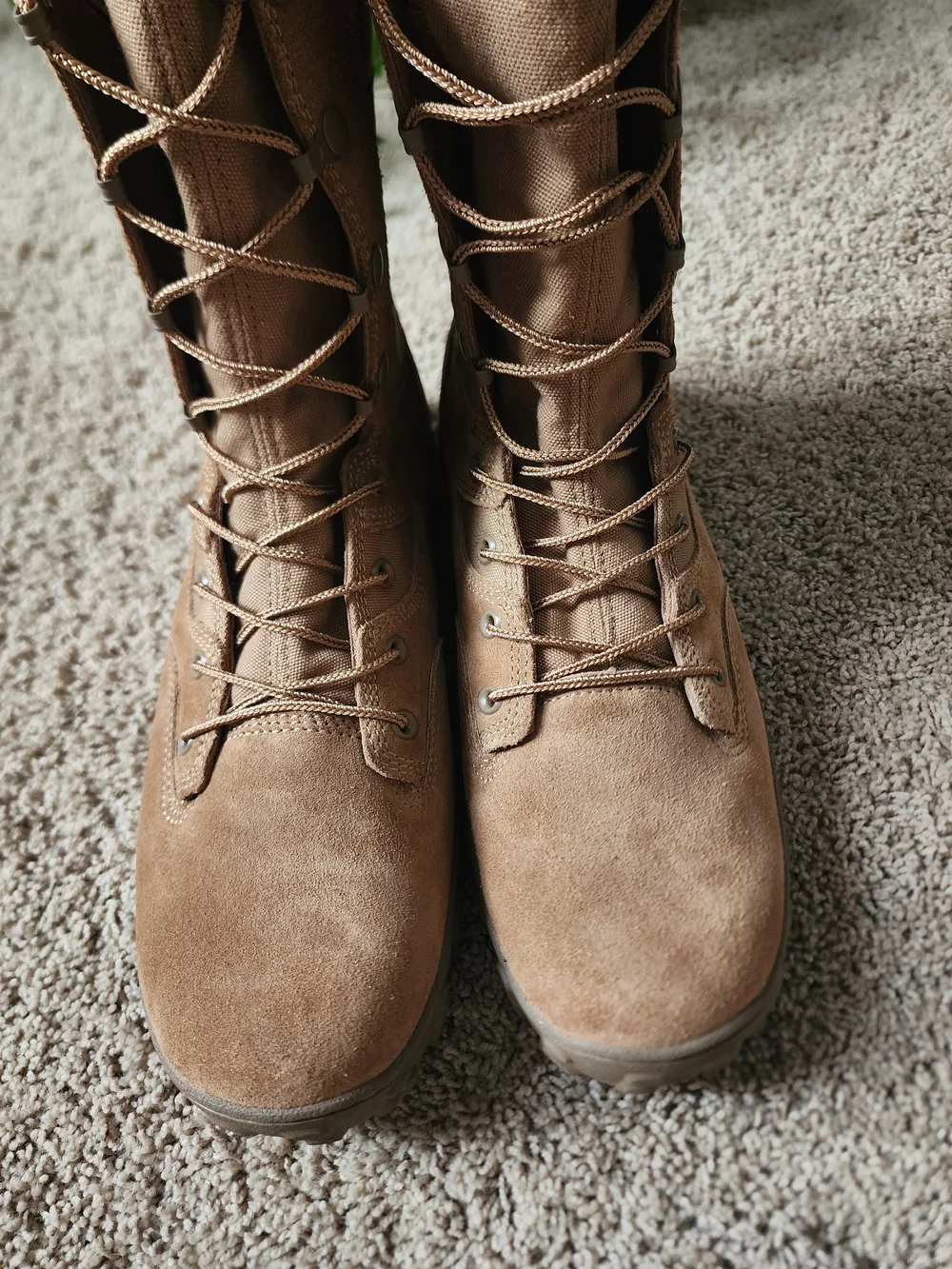 Rocky compliant padded lug