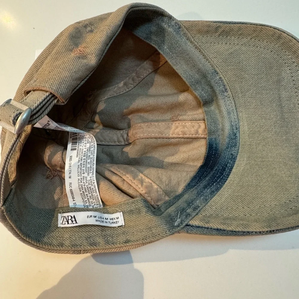 Zara adjustable tag