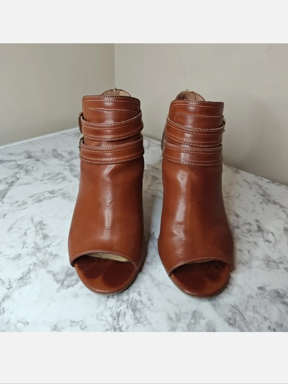 Liz Claiborne lightweight please heel