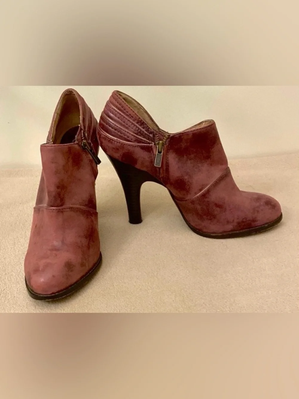 Frye Valerie Piping Purple SZ 8 Dark Cottagecore Goth Leather Ankle Bootie Heels