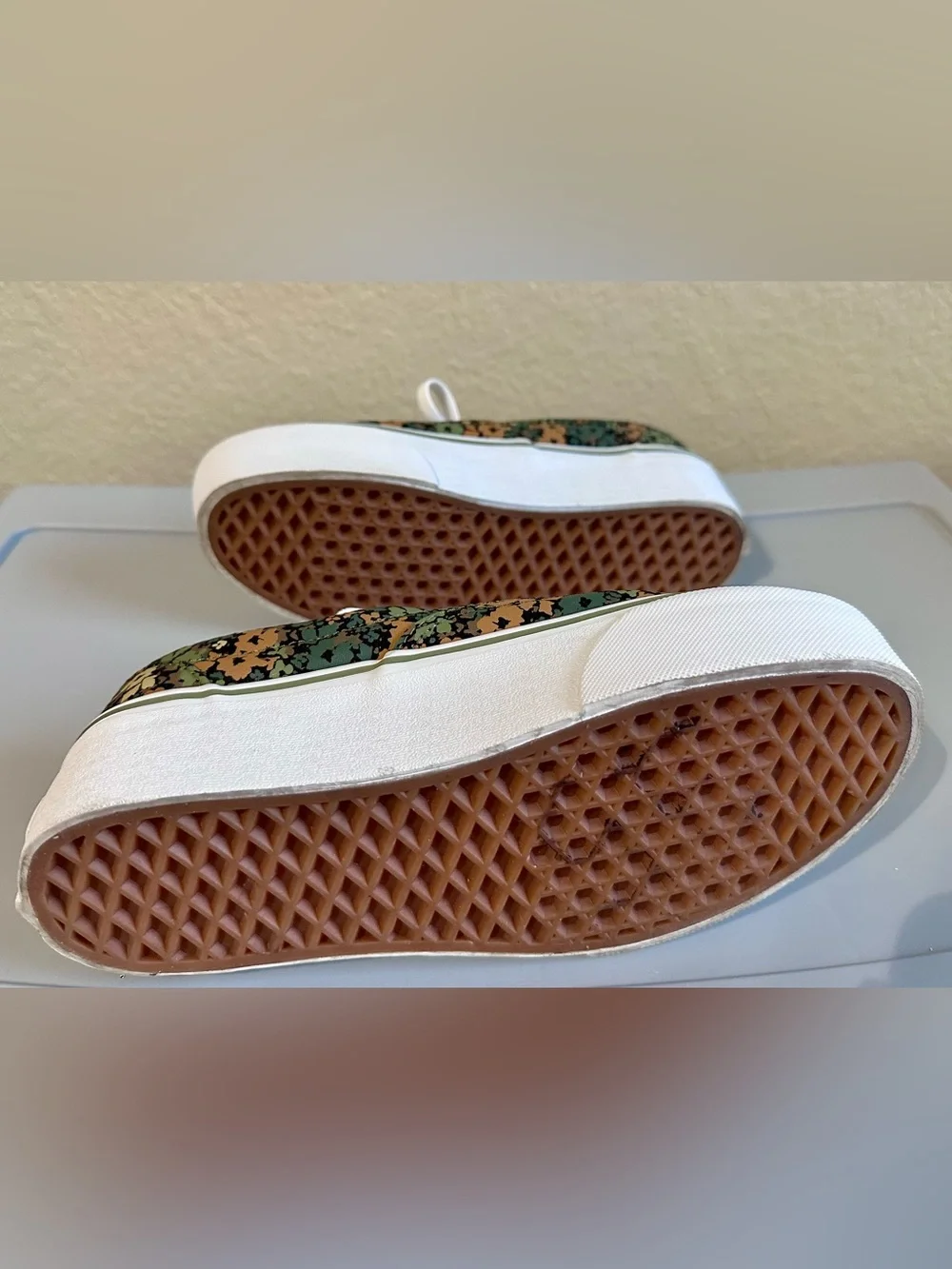 Vans low top