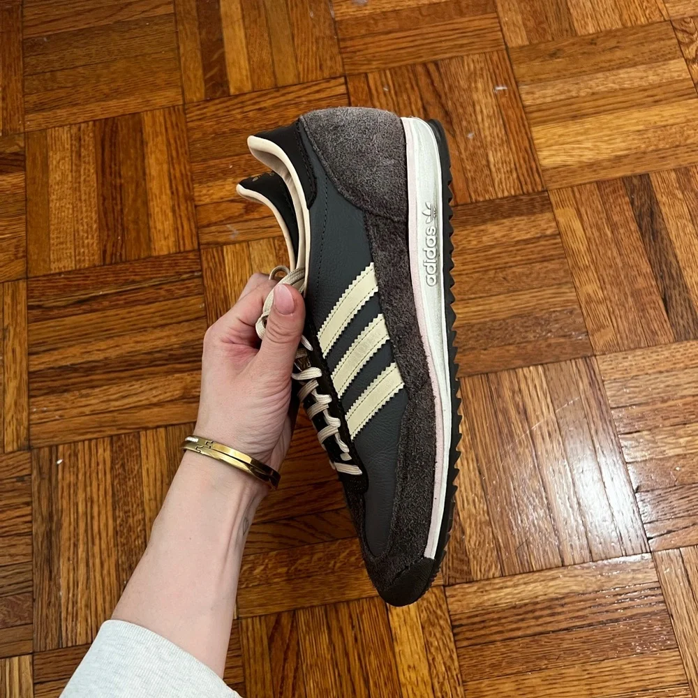 adidas classic women
