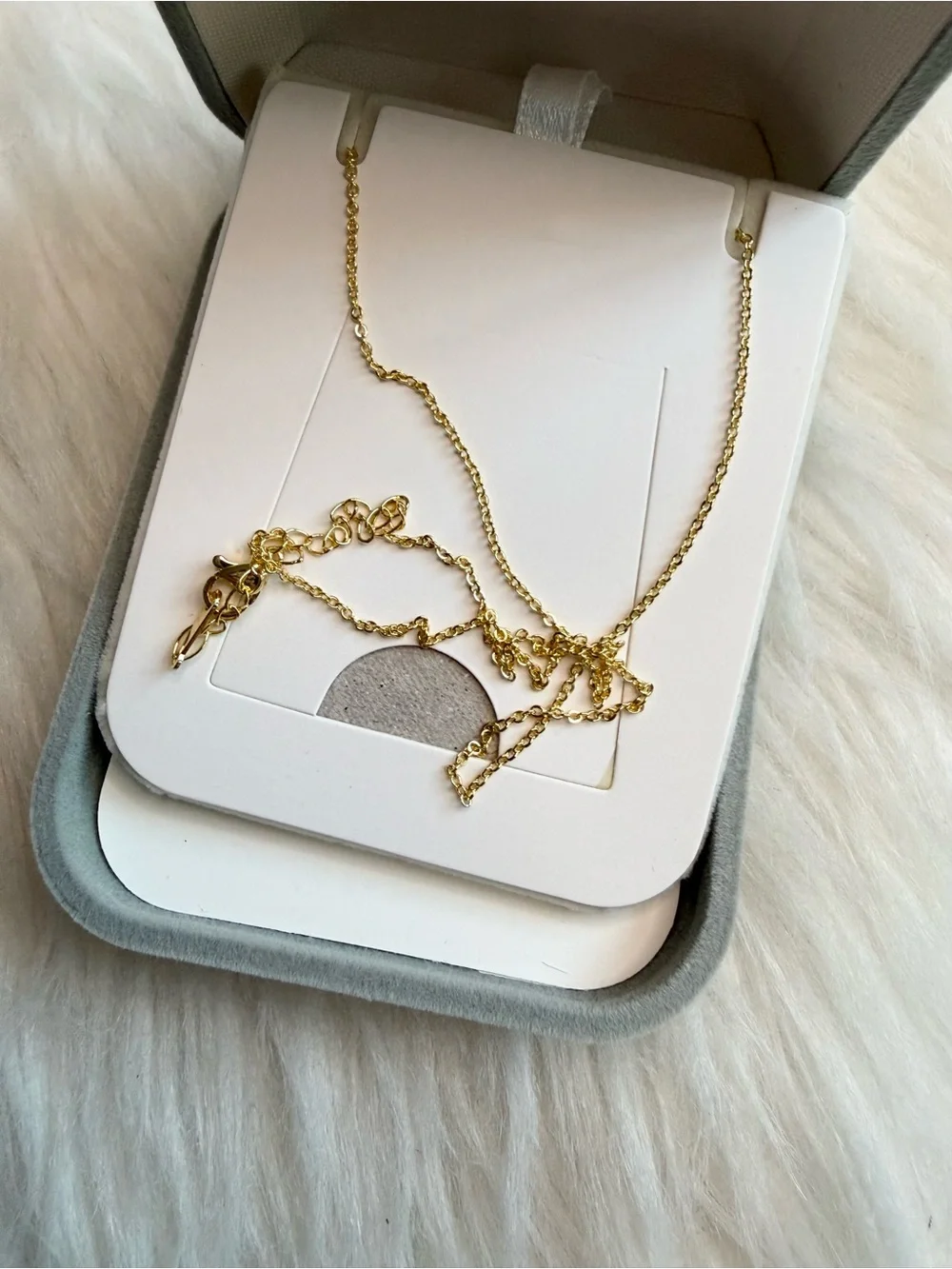 N/A elegant gold