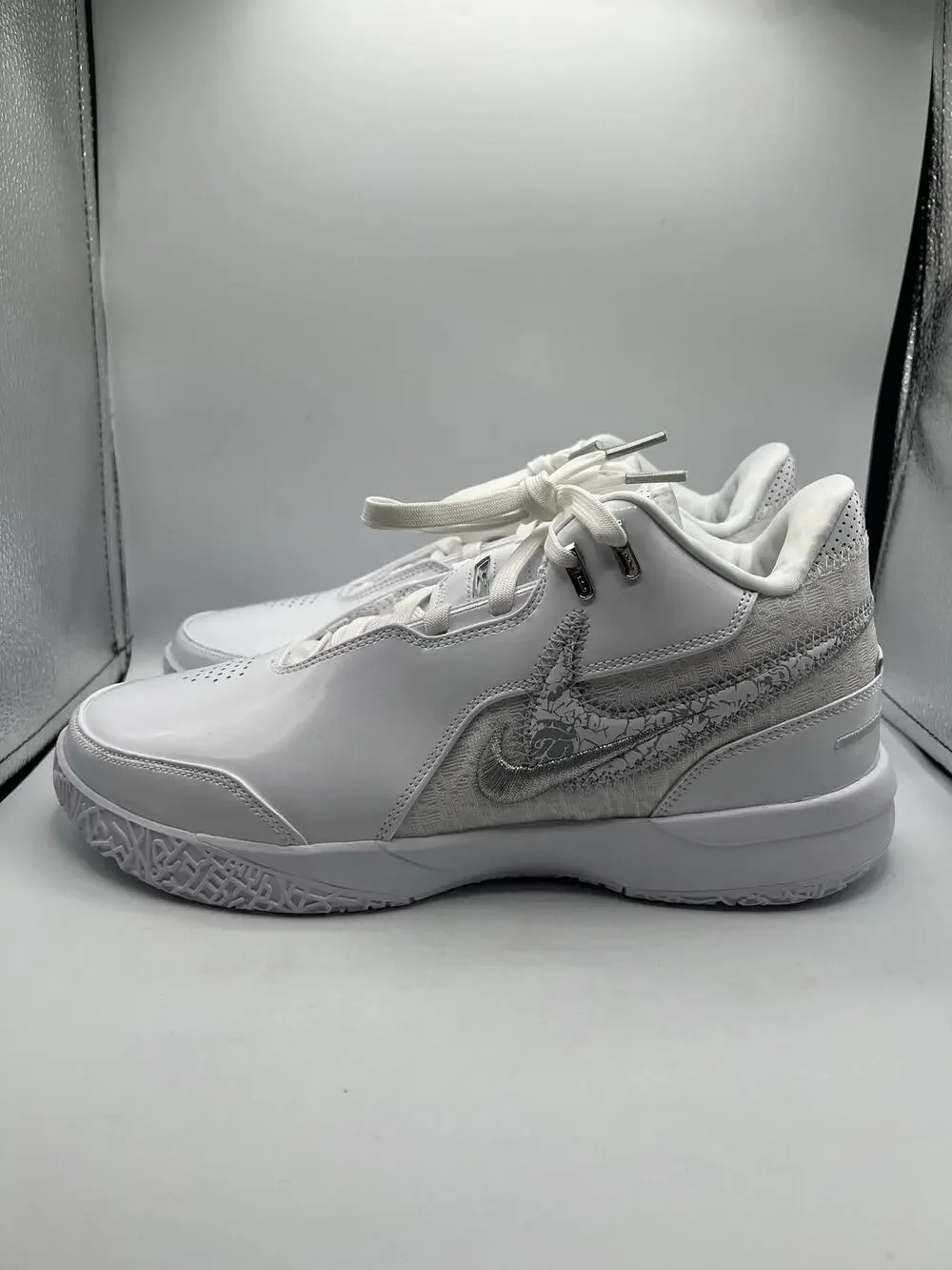 Nike Zoom LeBron NXXT Gen AMPD “White Metallic Silver” size 10.5 men’s