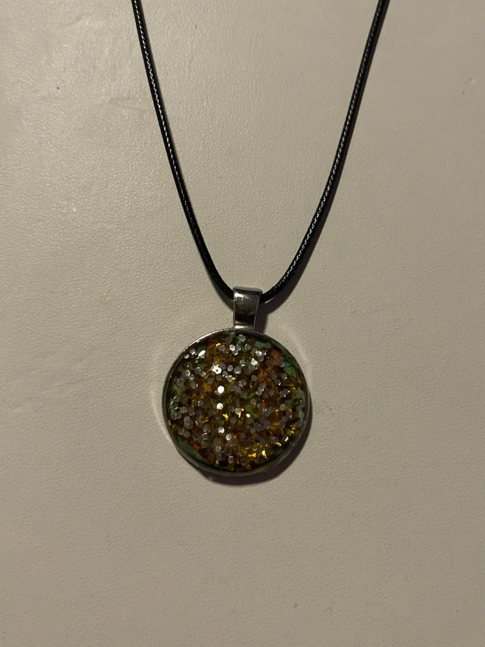 Gold Glitter Round Pendant Necklace - Women Jewelry
