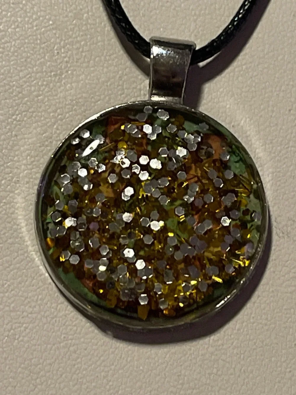 N/A shiny gold