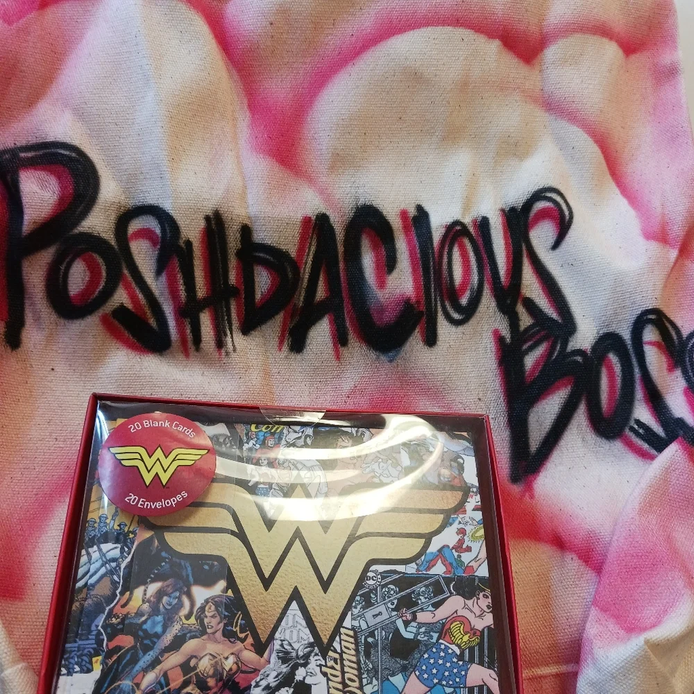 DC Comics envelopes wonderwoman 20
