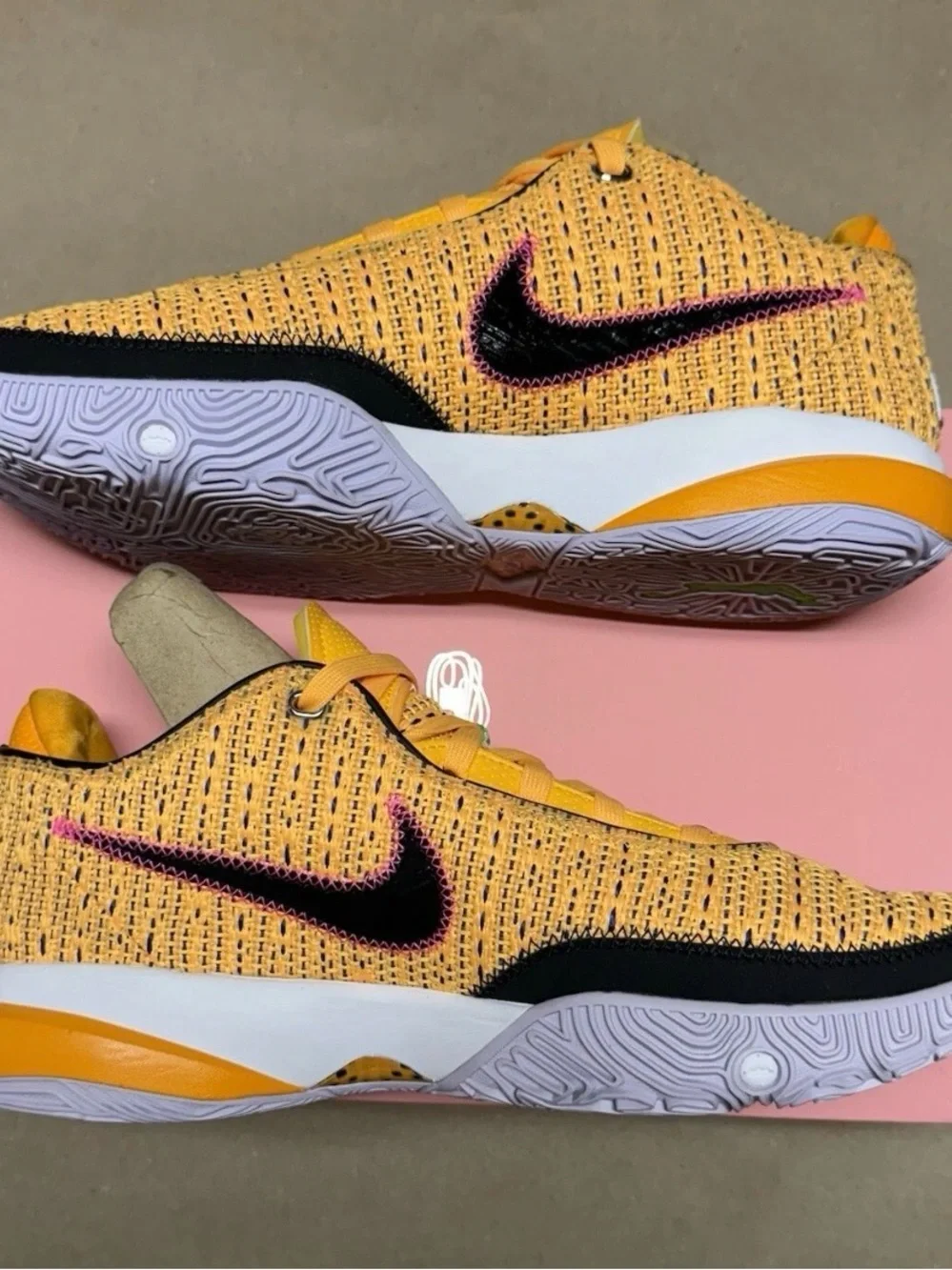 Nike size gang box