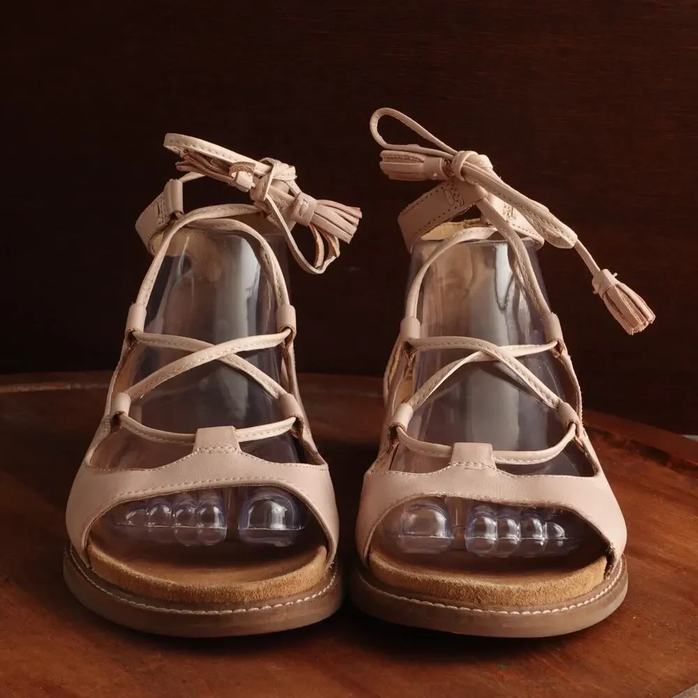 Clarks pale good pink