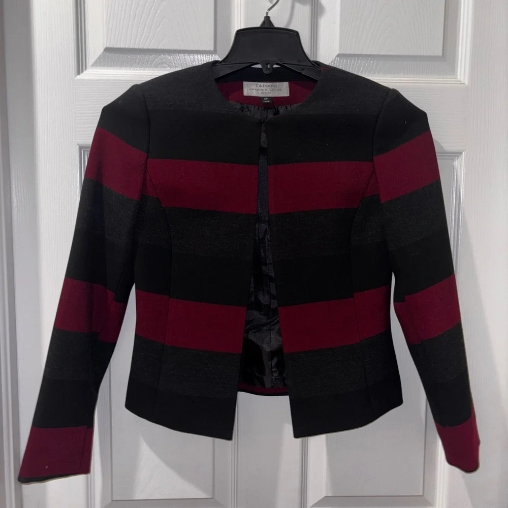 Tahari blazer sz 14