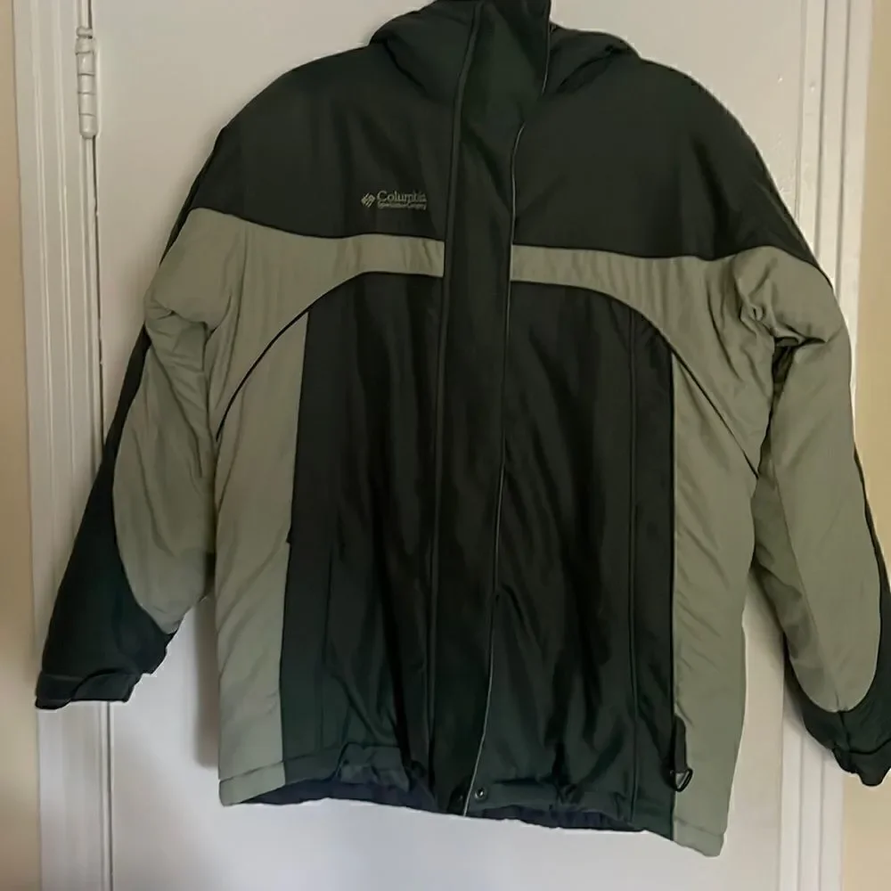 Columbia Water resistant puffer size M: /Excellent