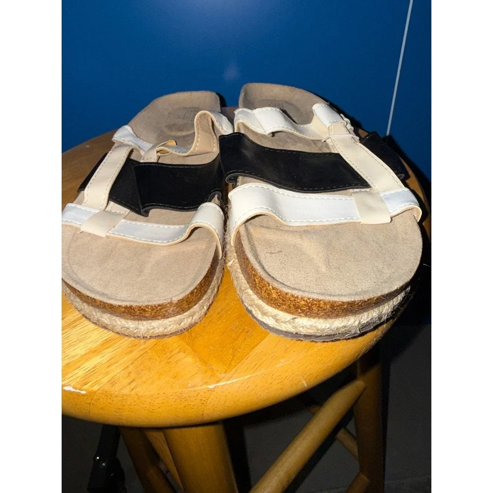 Jones New York dresses sandals
