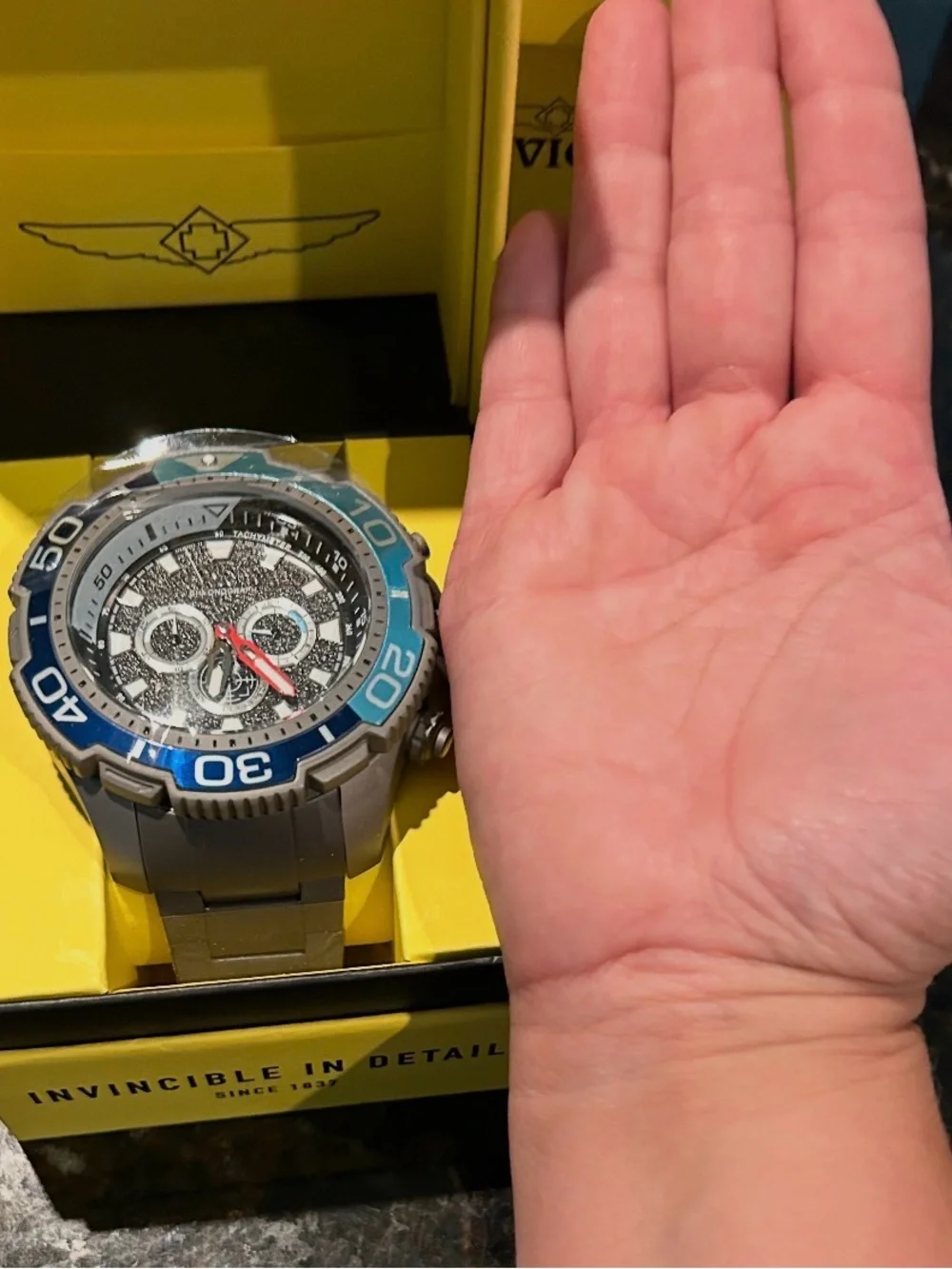 Invicta sporty massive