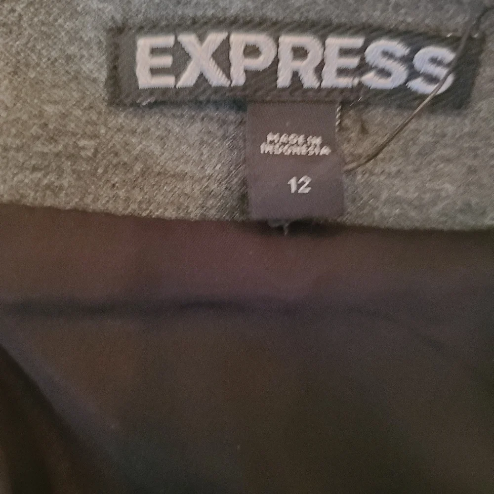 Express gray skirt