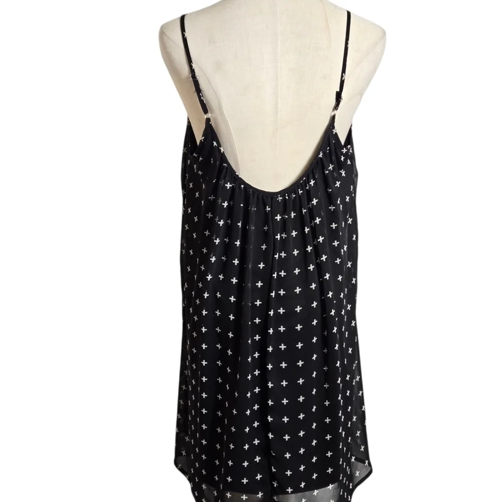 one clothing black cross