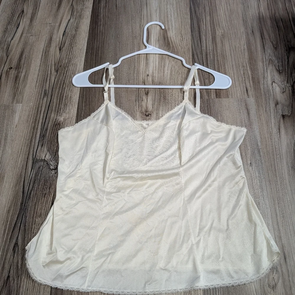 VTG Vanity Fair, Women's Cream Camisole, Size L,‎ Lace Trim, Spaghetti Strap