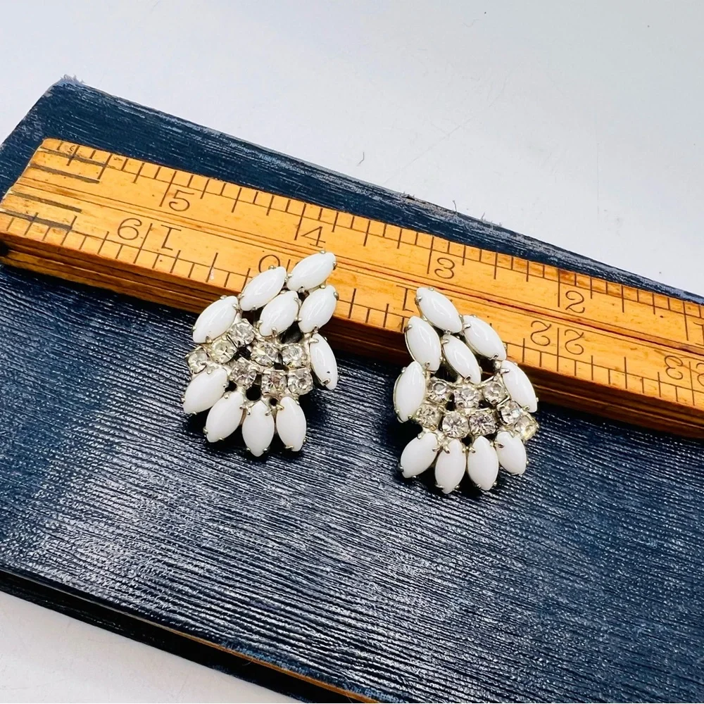 Vintage clear beautiful rhinestones